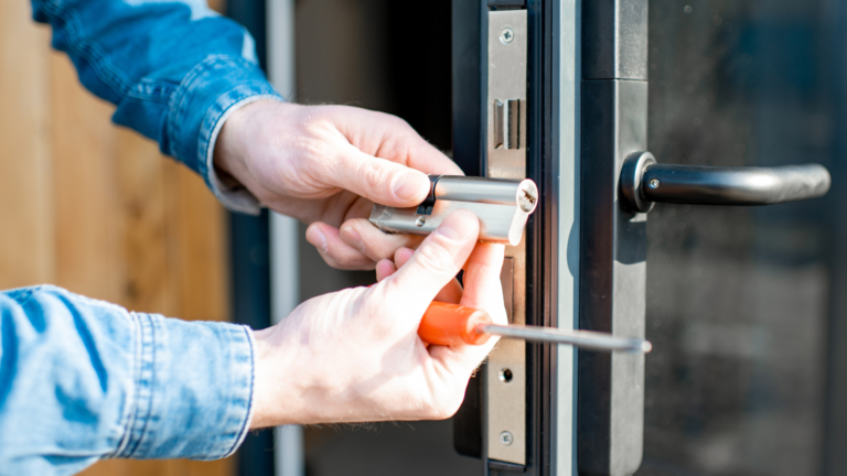 Laguna Beach, CA Effective Emergency Locksmith Aid